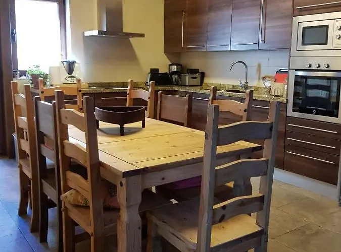 Versos 빌라 San Martín del Castañar