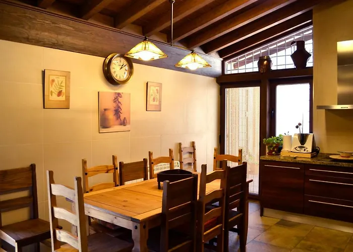 Versos 빌라 San Martín del Castañar